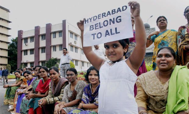 Seemandhra people hold a protest in Hyderabad against the bifurcation of Andhra Pradesh for creation of a separate Telangana state.